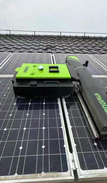 Güneş Paneli Temizleme Robotu