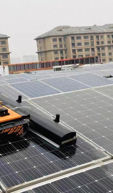 Güneş Paneli Temizleme Robotu