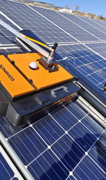 Güneş Paneli Temizleme Robotu